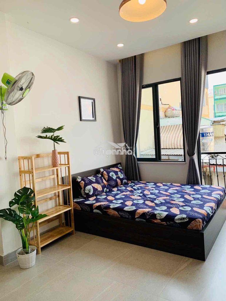 Cho thuê căn hộ có ban công mới ngay chợ bến thành quận 1 - 2