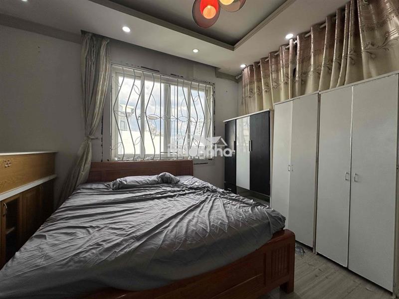 Cho thuê căn 1pn-2pn hơn 120m2 , phòng bếp riêng, ban công sân vương