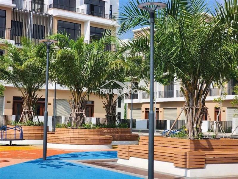 Căn nhà phố liền kề 100m2 lk17 ngay gần công viên dự án t&t long hậu