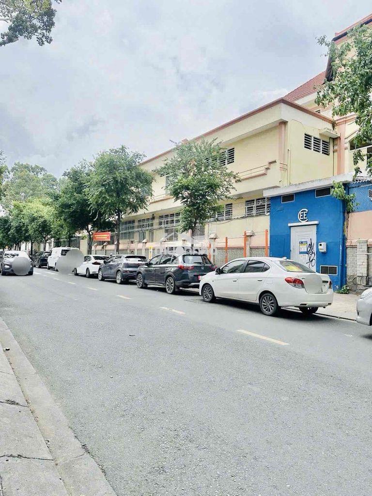 1 đời chủ - hẻm xe hơi - tiện kinh doanh - cạnh mt trần bình trọng q5