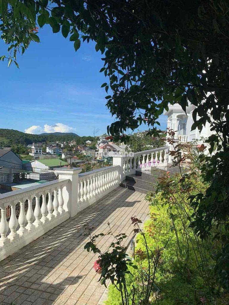 Sang nhượng đất và biệt thự đà lạt