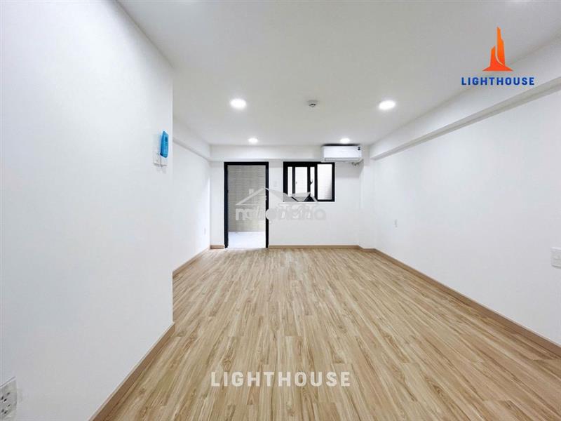 Phòng ban công sẵn nội thất chính chủ gần đảo kim cương