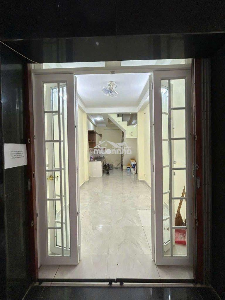 Nguyên căn cho thuê 1t 2l st trần đình xu quận 1