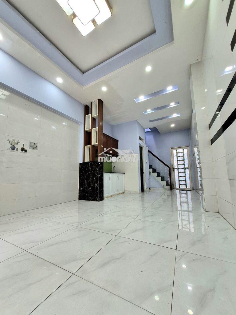 Chỉ 4 tỷ 750 triệu bán nhà 2 mặt hẻm f3 lạc long quân quận 11