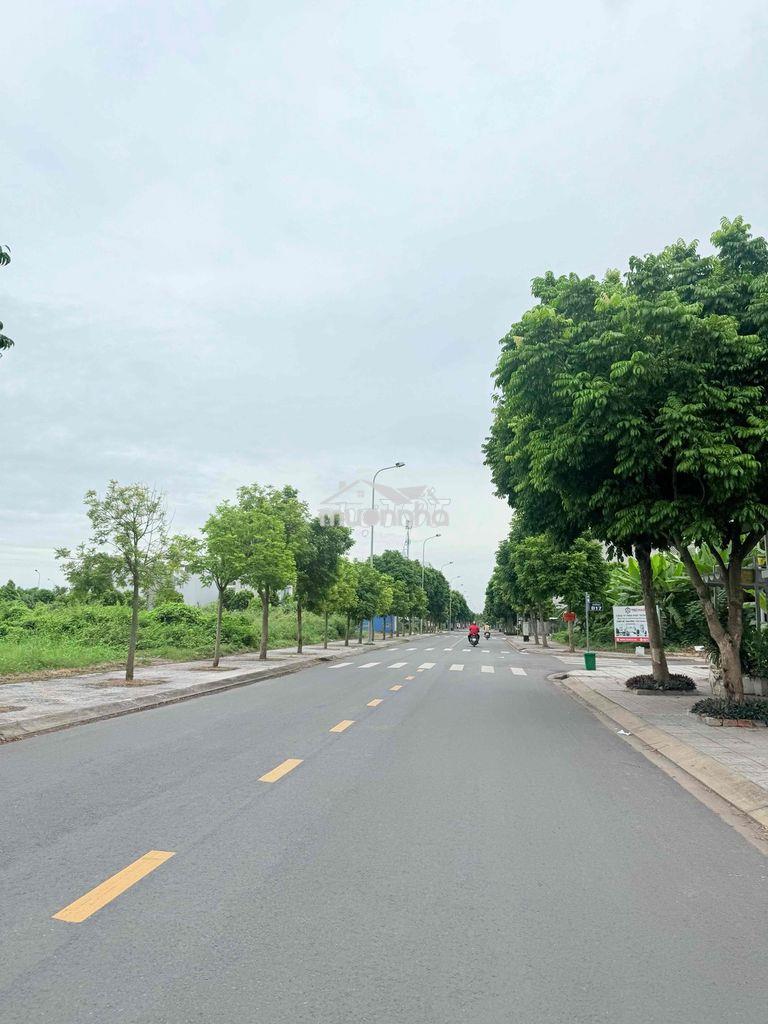 Kdc an thiên lý, quận 9 dt: 119m2(7x17)m, giá 9.9 tỷ bớt lộc