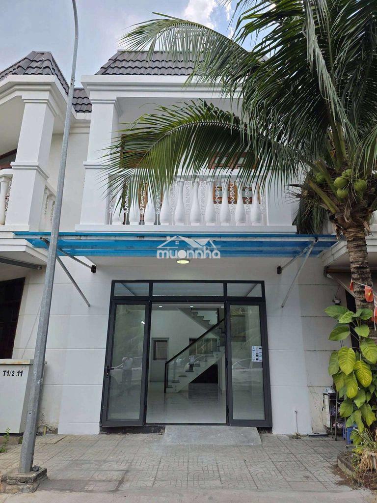 Nhà lầu đường 8m khu dân cư cao cấp giá 10 triệu 