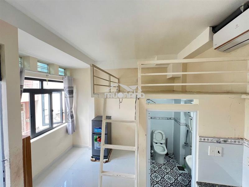 Phòng 1 người thành thái full nội thất giờ giấc tự do, có ban công