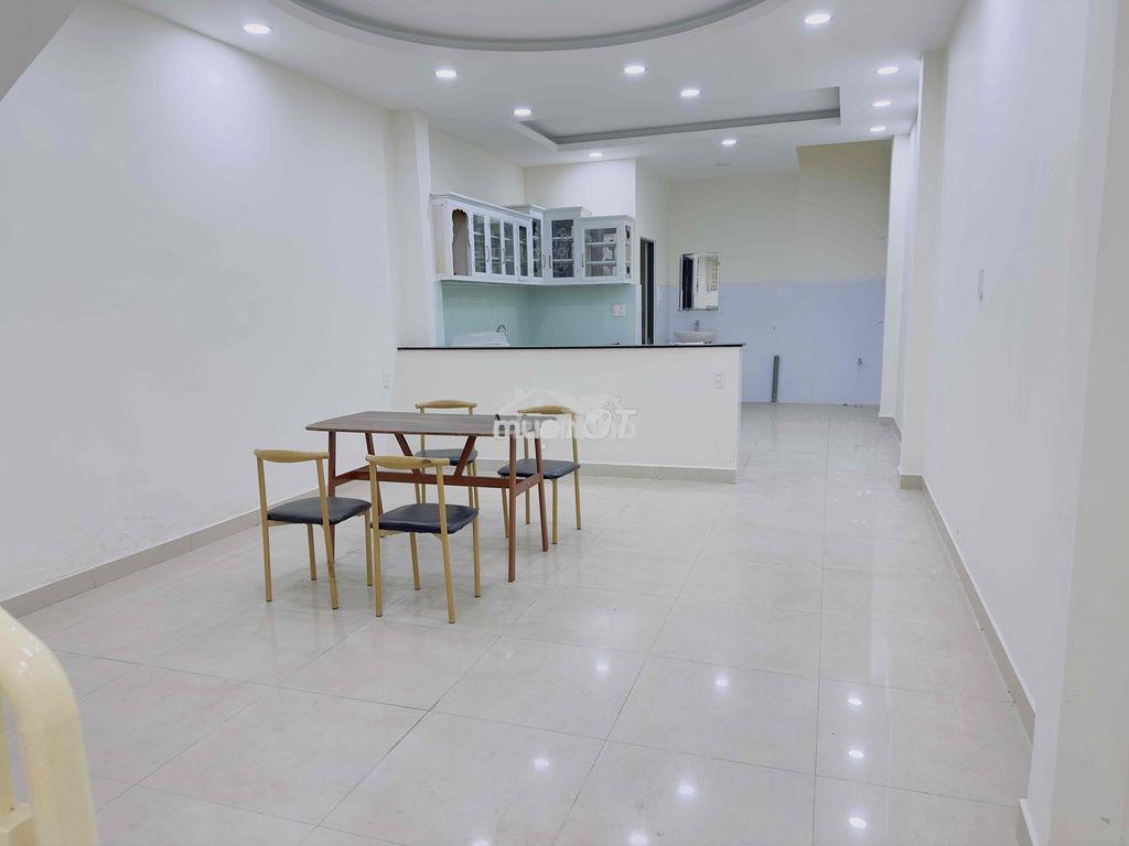 Cho thuê nhà 68/33 út tịch, 3 tầng st, 4,2x20m, 25tr/tháng - 2