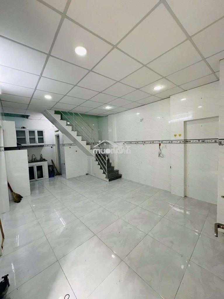 Giá tốt - nhà lạc long quân - 27m2 - 2.8 tỷ tl