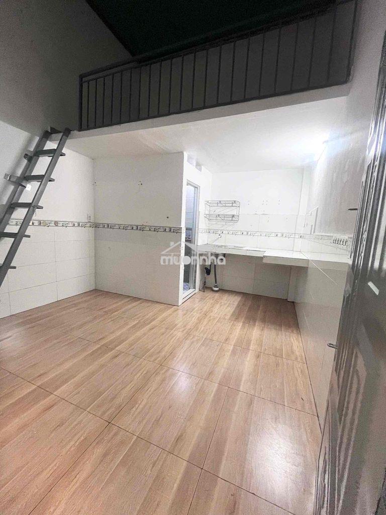 Phòng trọ bình dân có máy lạnh kệ bếp còn mới