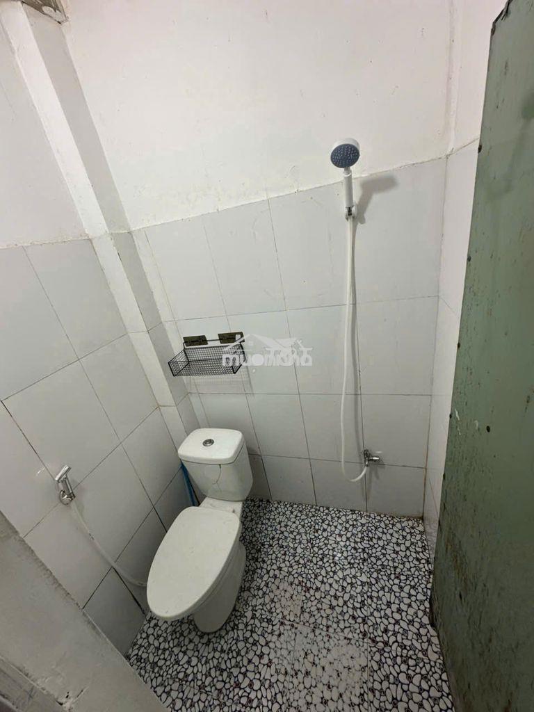 Phòng trống mới sơn lại - 3