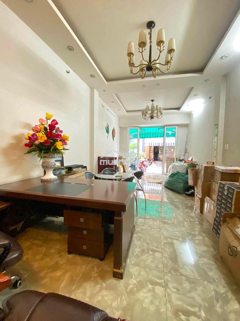 Nhà nỡ hậu 8m, 3 lầu, 4x18m, xe hơi tận cửa, lạc long quân