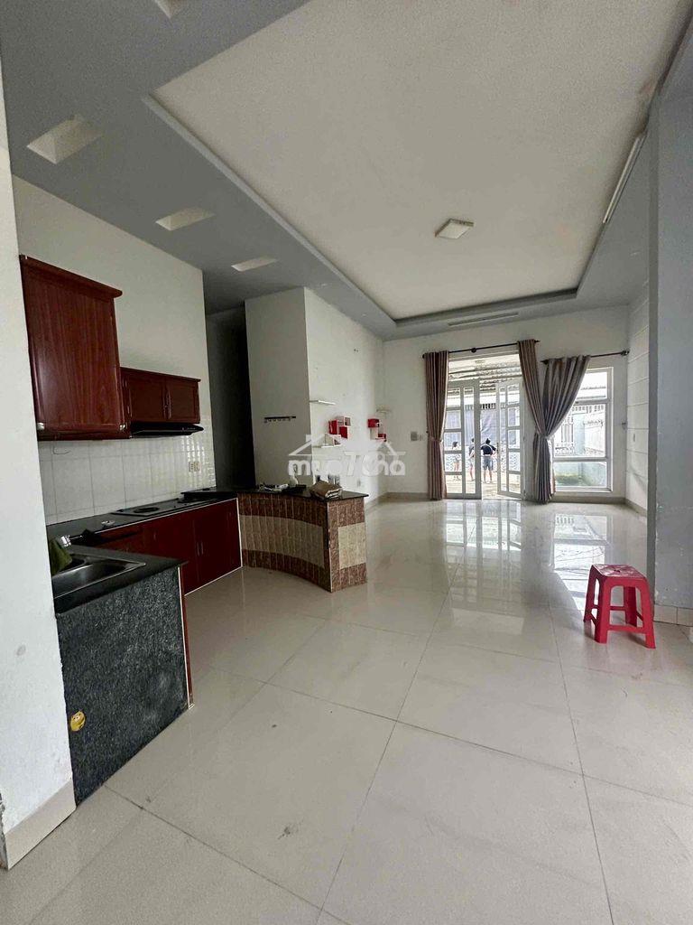 Nhà 1 sẹc hẻm xe hơi có sân nhỏ đa dụng gần bến xe miền đông mới - 3