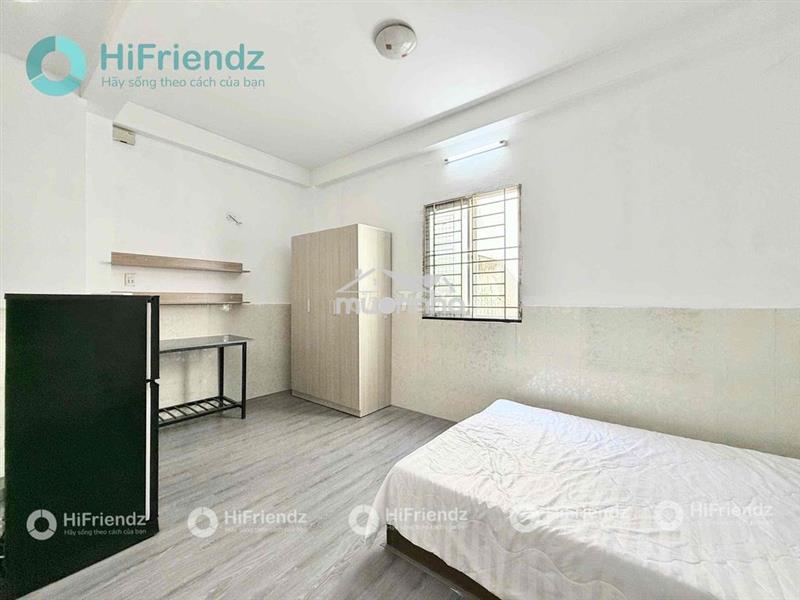 Phòng studio full nội thất cửa sổ trời có thang máy