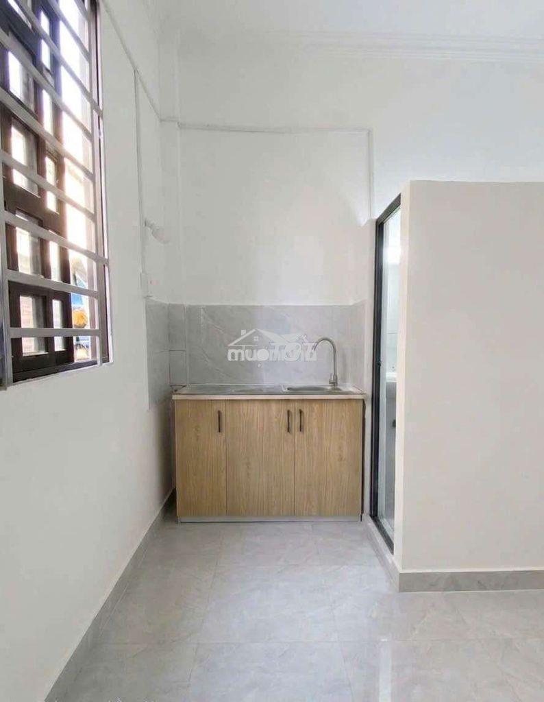 Phòng có gác cao, cửa sổ trời, ánh sáng tự nhiên, ngay cạnh đầm sen, - 3