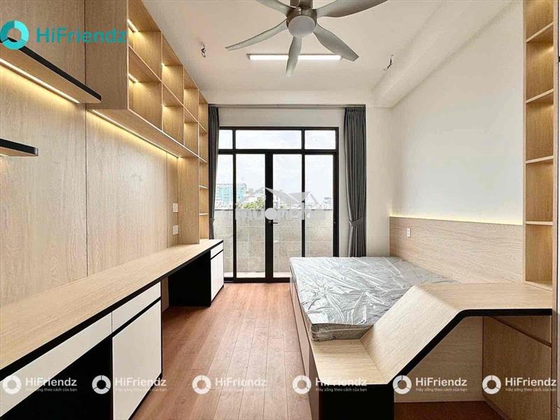 Gần ngay đại học văn lang -công nghiệp ban công đầy đủ nội thất