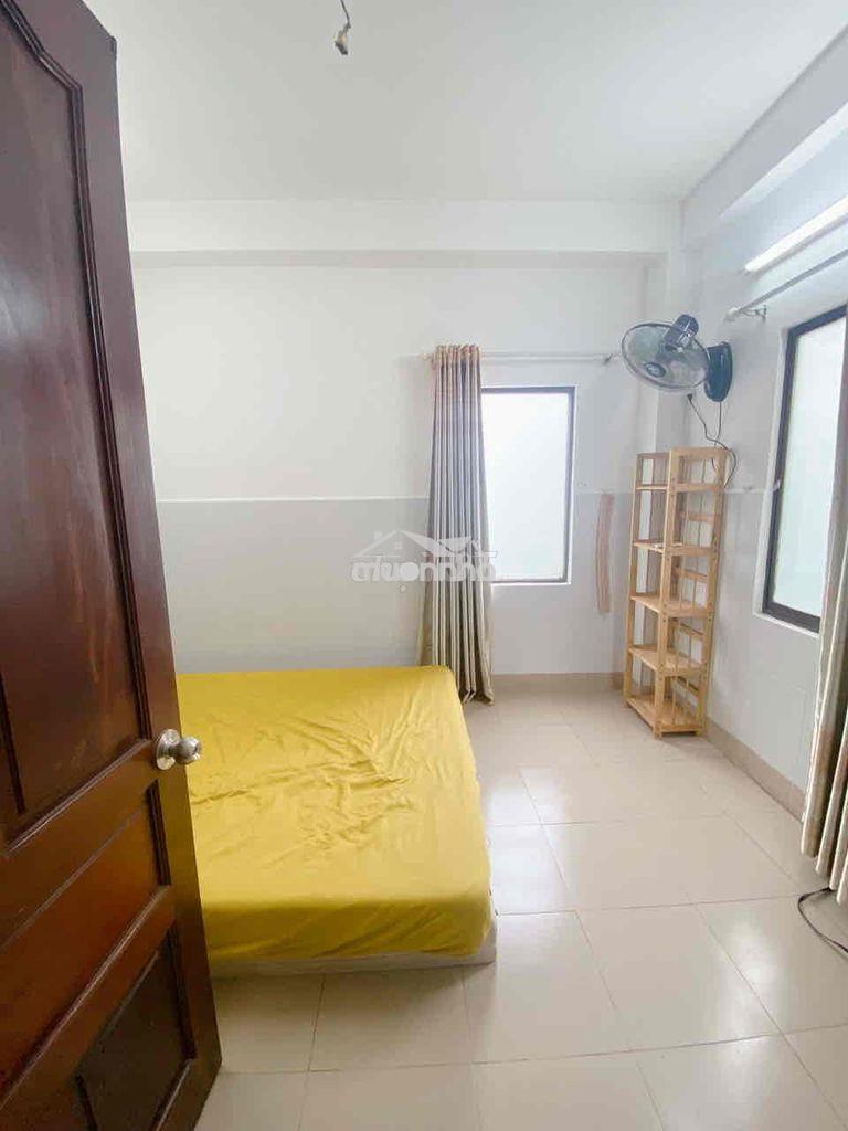 Phòng cửa sổ trời thoáng mát - 2