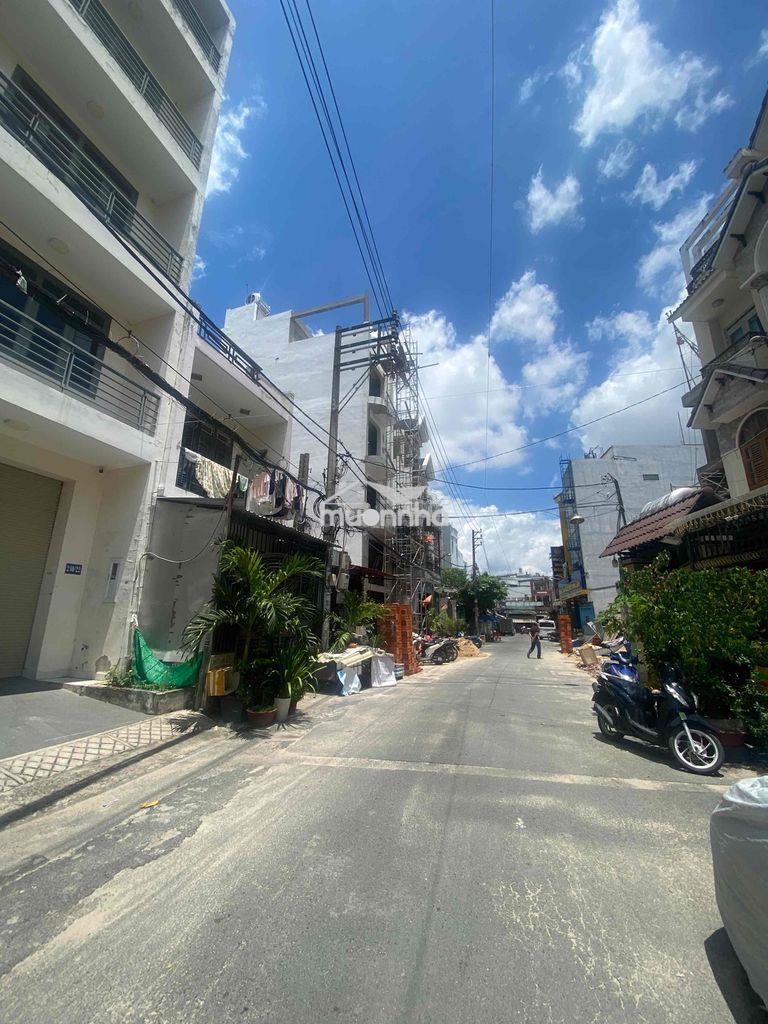 Bán gấp nhà gò xoài, 150m2, chỉ 12,x tỷ, hẻm 8m, sát mặt tiền