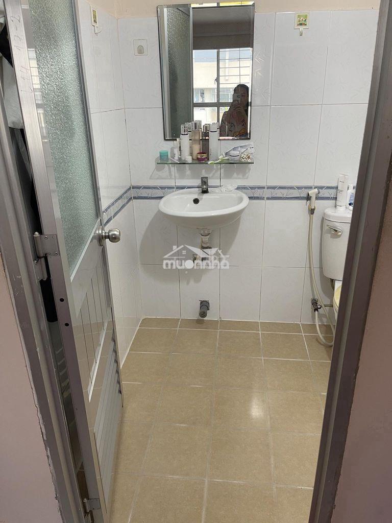 Chcc ngô gia tự quận 10 – 60m2 (2pn 1wc) tầng cao – giá: 3.3 tỷ - 4