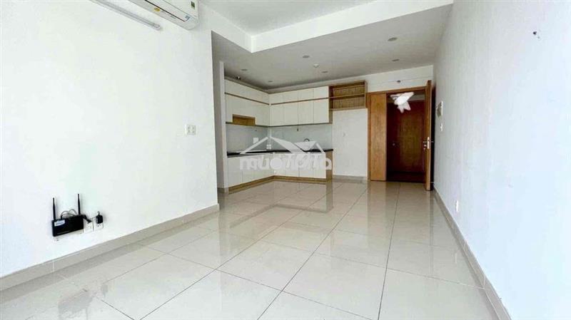 Charmington cho thuê 2pn2wc căn góc, ban công lớn