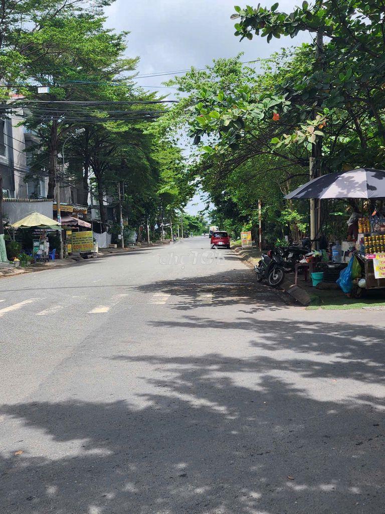 Bán lô đất mặt tiền 120m2, ngang 5m, kdc đông đúc chủ thiện chí 6,9 tỷ
