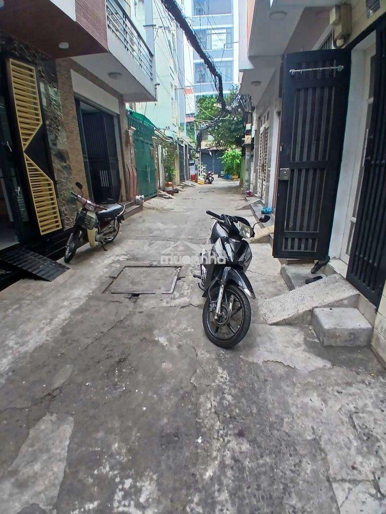Tòa nhà chdv q10 , đầy đủ công năng