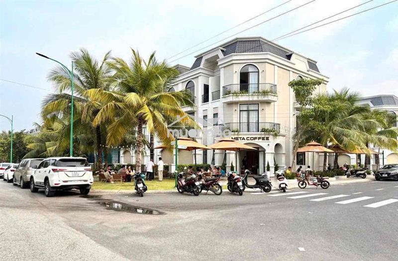 Cho thuê căn góc 3 mặt tiền full nội thất ngay aeon tân an - long an