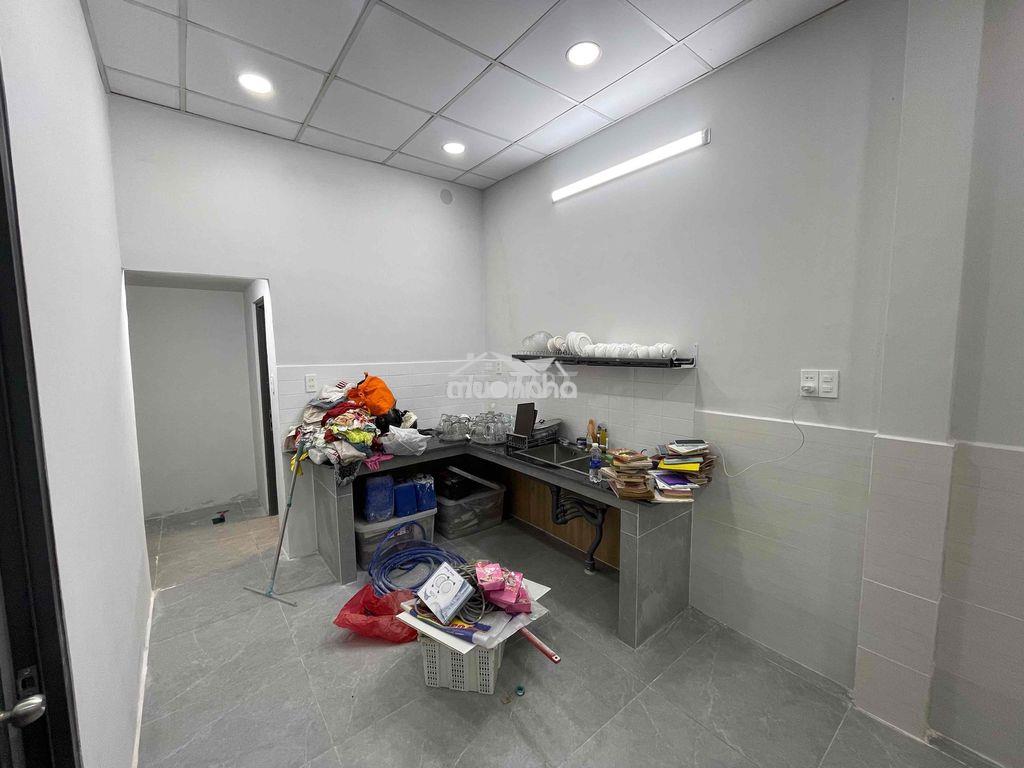 Cho thuê nhà nguyên căn 80m2 2pn 1wc ngay giga mall thủ đức - Ảnh 4