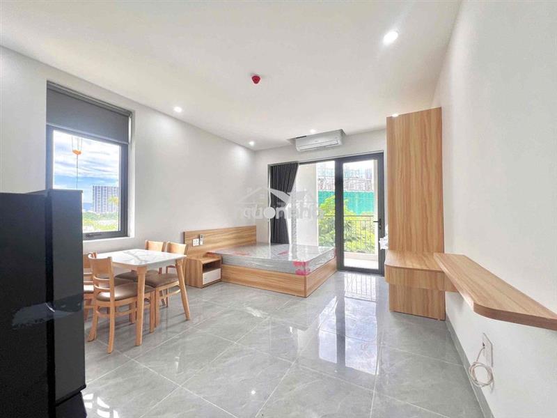 Phòng 40m2_ studio, ban công, nội thất đầy đủ_ hẻm 796 trường sa