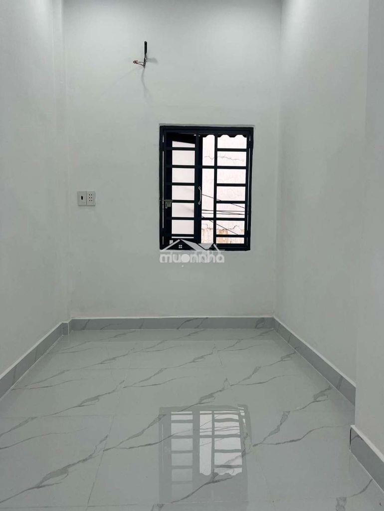 Liinh chiểu, nhà 2 tầng, mới đẹp, ở ngay gần chợ thủ đức. chỉ 1.x tỷ. - Ảnh 3
