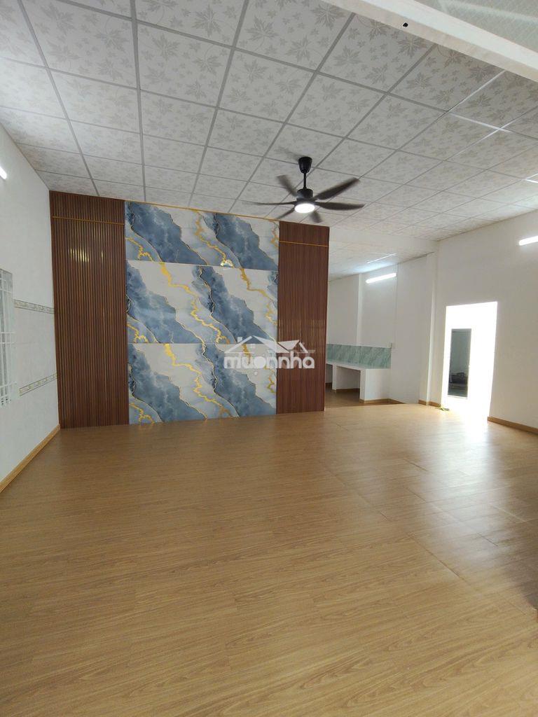 Chính chủ cần bán 208m2 đất có sẵn 2 căn nhà ở cổng kcn mỹ phước 3