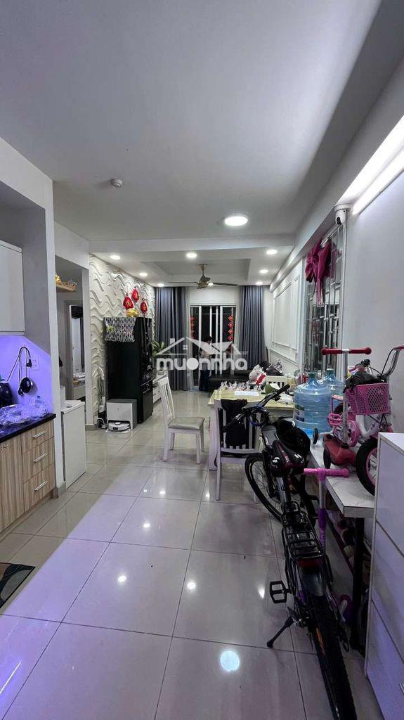 Căn hộ chung cư lũy bán bích hướng đông nam
