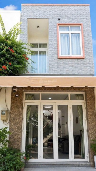 Bán nhà 2 tầng, hẻm xe hơi, phường long trường giá 4,3 tỷ