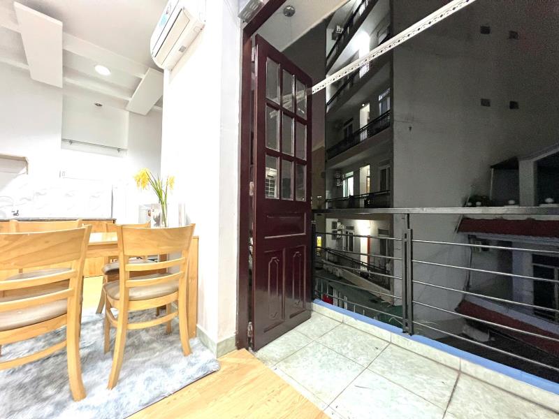 Phòng studio, ban công lớn, full nội thất
