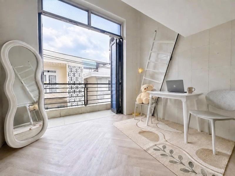 🏡 Phòng trọ có gác – gần đh công thương  ❄️ có máy lạnh • 🛗 thang máy • gác rộng ✨ sạch đẹp, tiện nghi • dọn vào ở ngay 📍 gần đh công thương, thuận tiện đi học & đi làm 💰 giá tốt