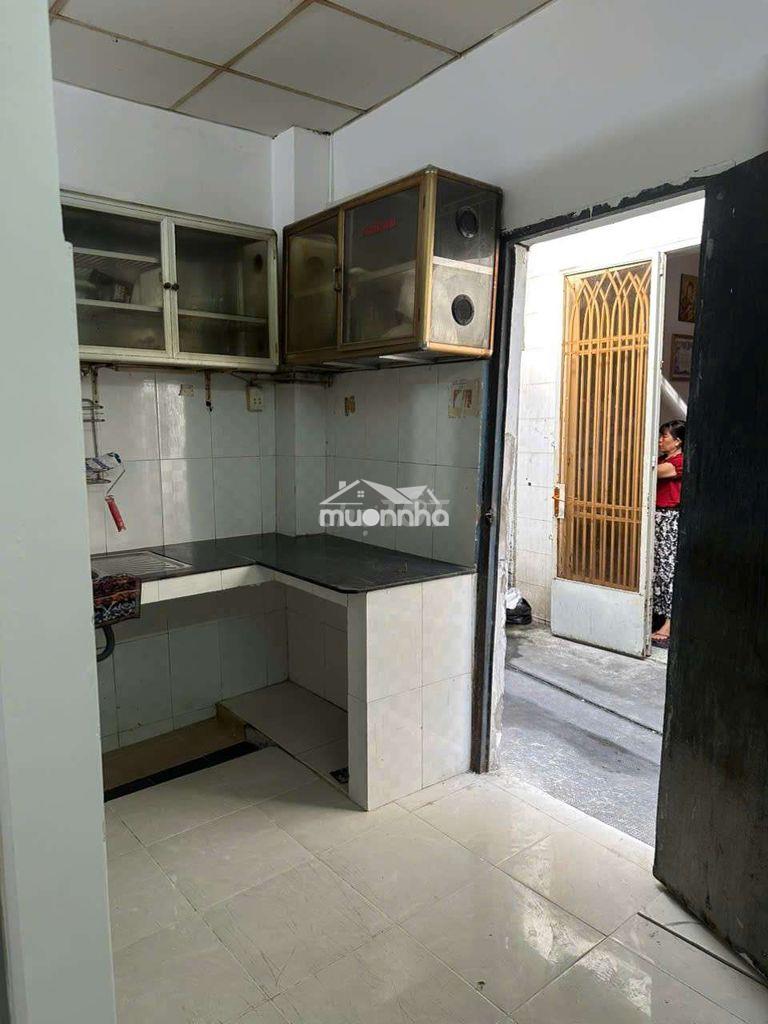 Nhà 61 m2, chỉ 8 tr ngay q3