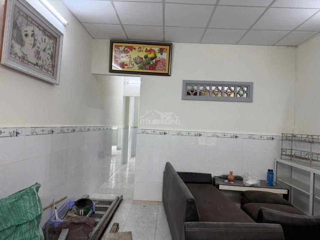 Nhà đẹp sạch sẽ 2pn 1wc đs 4 có sân - Ảnh 2