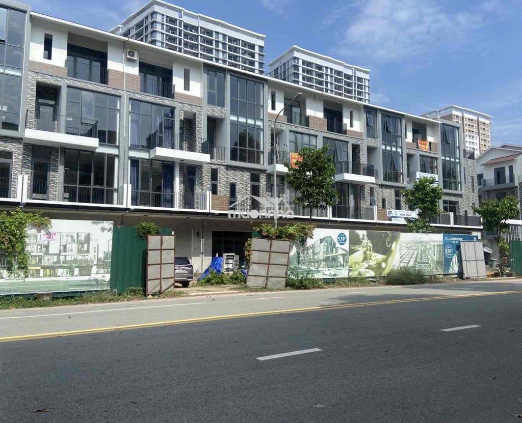 Bán nhà phố 2 mặt tiền chuẩn âu ngay vòng xoay metro thành phố mới bd - Ảnh 4