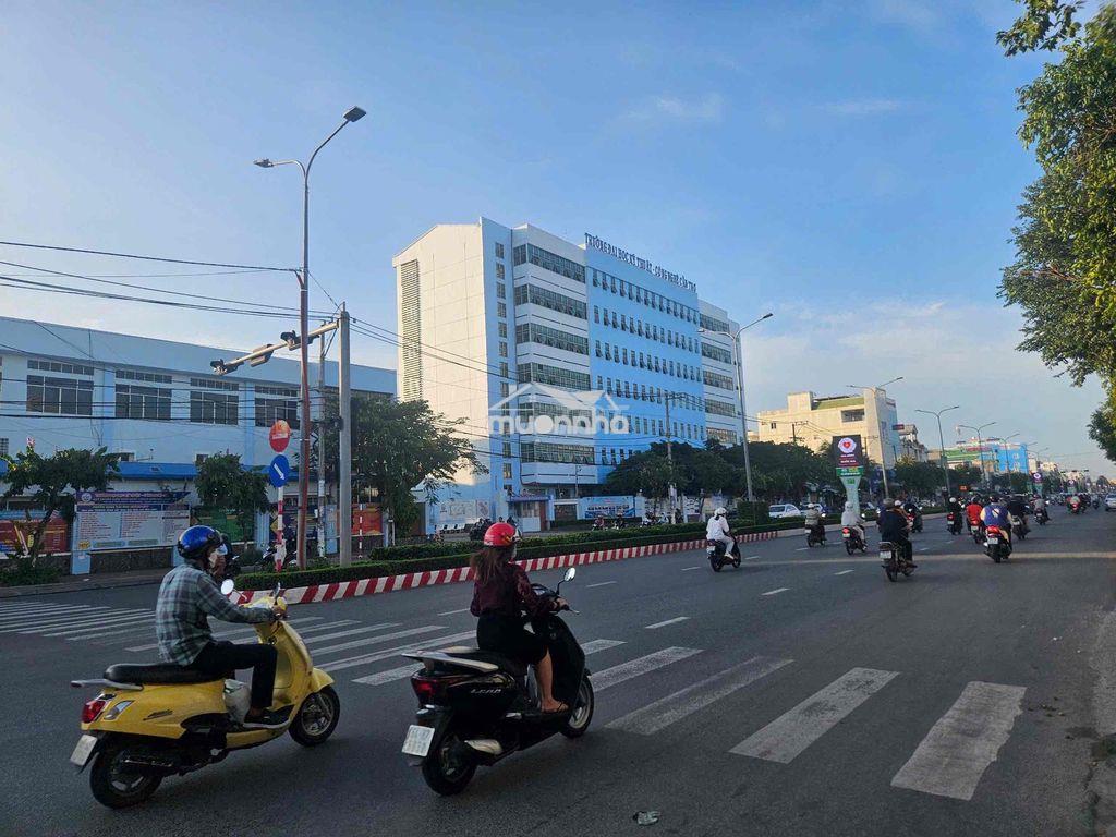 Ban nha hem 233 nguyễn văn cù - 2