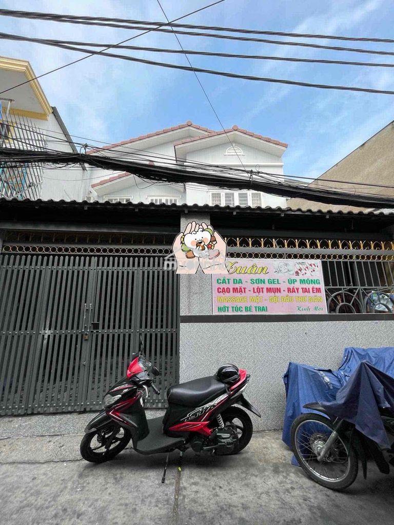 Nhà tỉnh lộ 10 ngay tên lửa - ngang lớn 7,2m - giá 5,3 tỷ