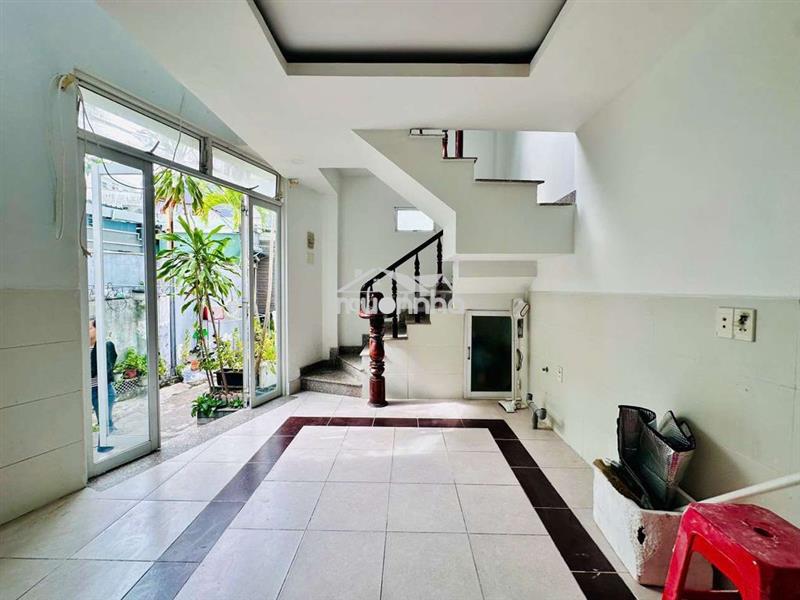 Chính chủ cho thuê nhà 4 tầng ngay đại học hutec
