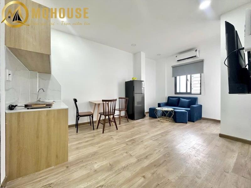 Căn hộ 1 phòng ngủ rộng 50m2 cửa sổ trời ban công thoáng mát gần ngã tư hàng xanh bạch đằng bình thạnh