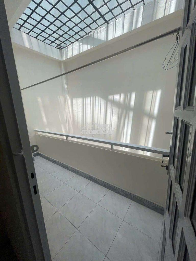 Cho thuê lầu 1, hơn 100m2, hẻm xe tải -  hồ văn huê p9 pn