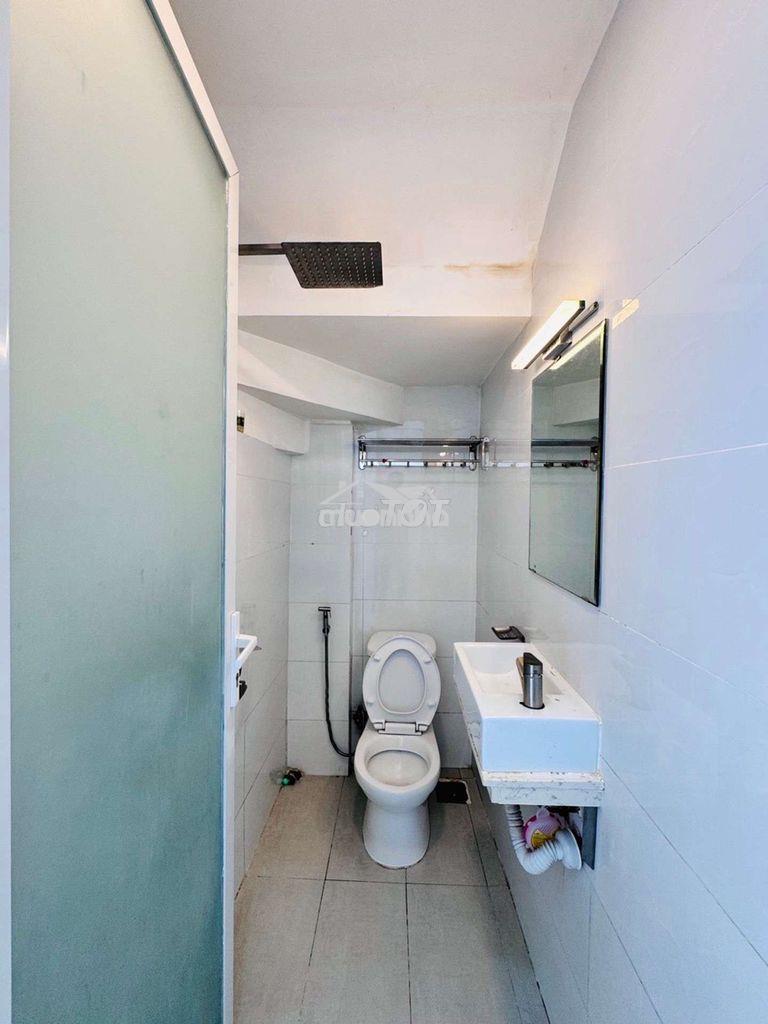 Nhà ngon / hxh / shr / hoàn công đủ/ hơn 21 m2 /2pn,2wc /dtsd 42,4 m2 - Ảnh 4