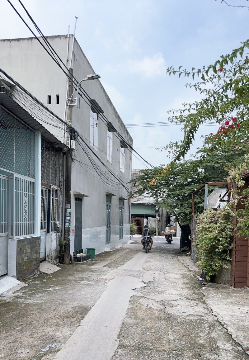 Giá chỉ 3.8 tỷ - nhà mới 2 tầng - ngay ubnd long thạnh mỹ q.9 cũ