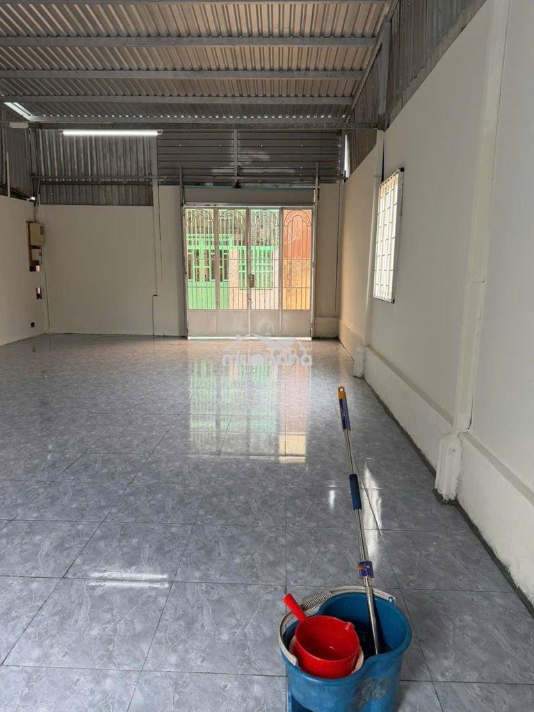 Cho thuê nhà gần chợ phú lạc lên q1 chỉ 15' - Ảnh 2