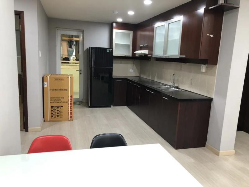 Bán gấp căn hộ cao cấp hùng vương plaza, dt: 130m² - 3pn - 3wc, sổ hồng chính chủ - giá tốt - Ảnh 2