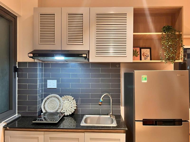 Cho thuê căn hộ dịch vụ 30m2 - studio full nội thất - tone ấm trầm ở gia đình , cặp đôi  - Ảnh 4