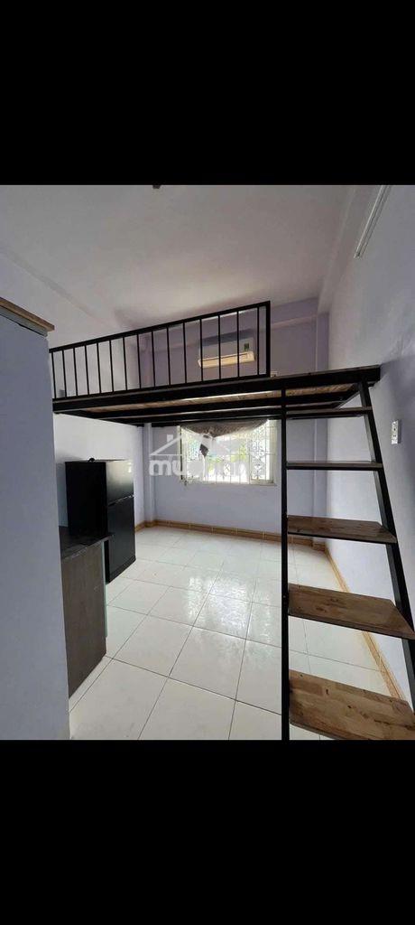 Phòng full nội thất có gác giá siêu rẻ