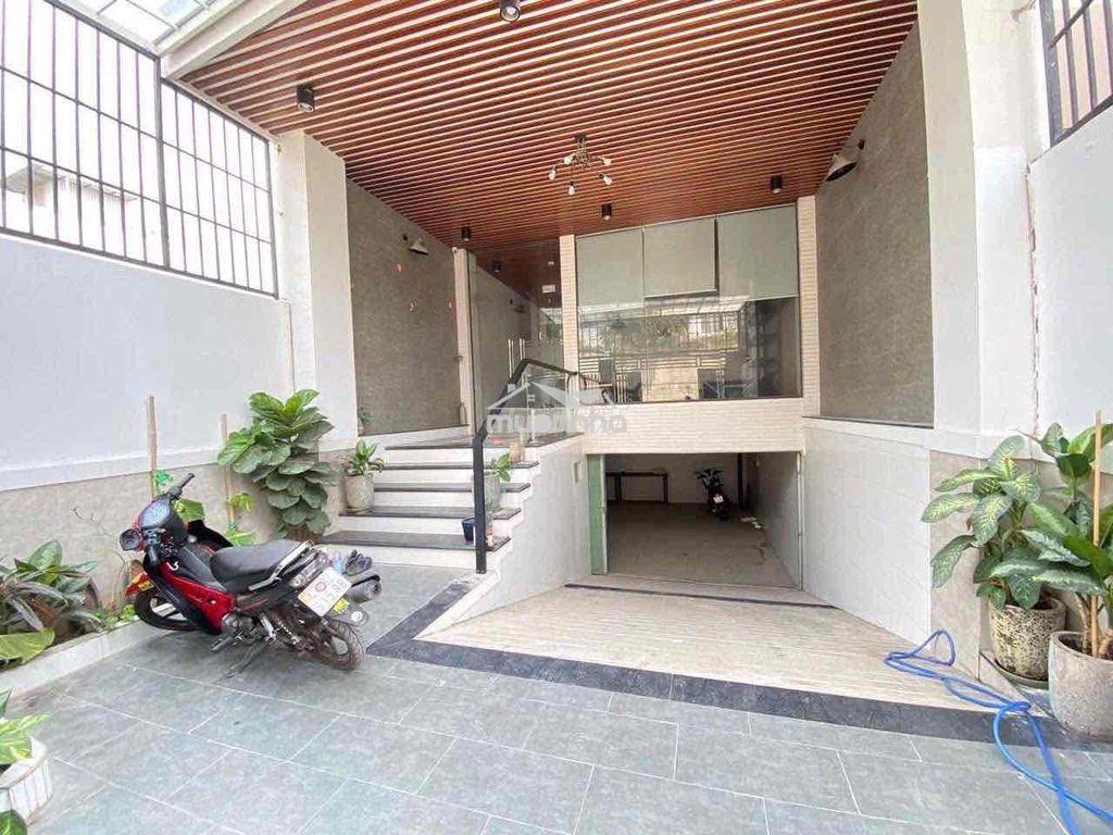 Nhà 4 lầu suốt 2 sàn lầu 3 2pn sân thượng ngay ngã tư hiệp bình phước - Ảnh 2